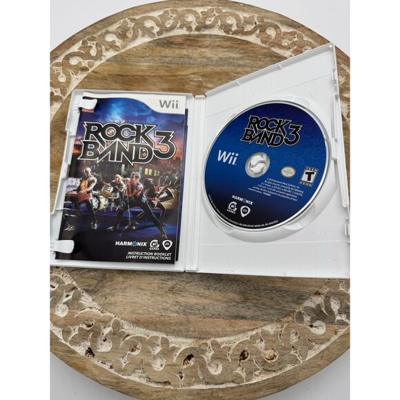 Rock Band 3 Nintendo Wii 2010 Complete w/ Manual Complete - Picture 3 of 4
